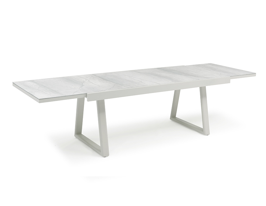 Polo Extension Dining Table  Couture Jardin - 180101 – Safavieh Home